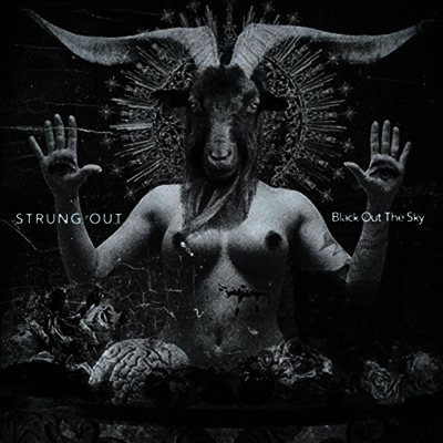Strung Out — Black Out The Sky 앨범 커버