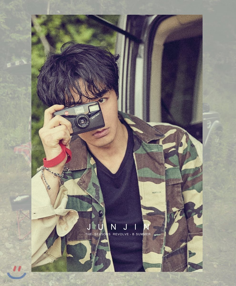 전진 첫번째 화보집 : The Seasons Revolve [B Summer ver.]