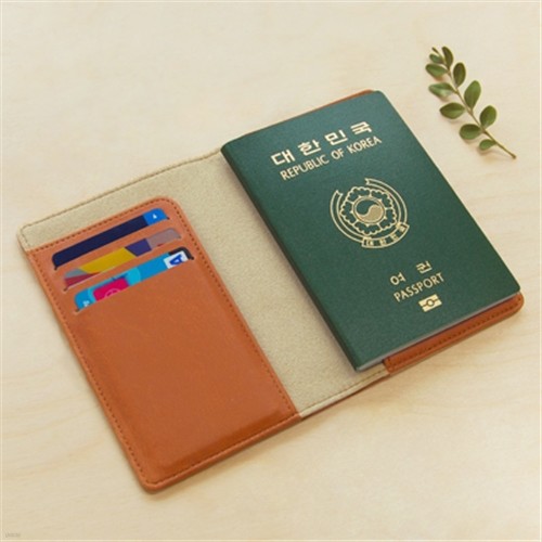 VG-E PASSPORT COVER-hazelnut