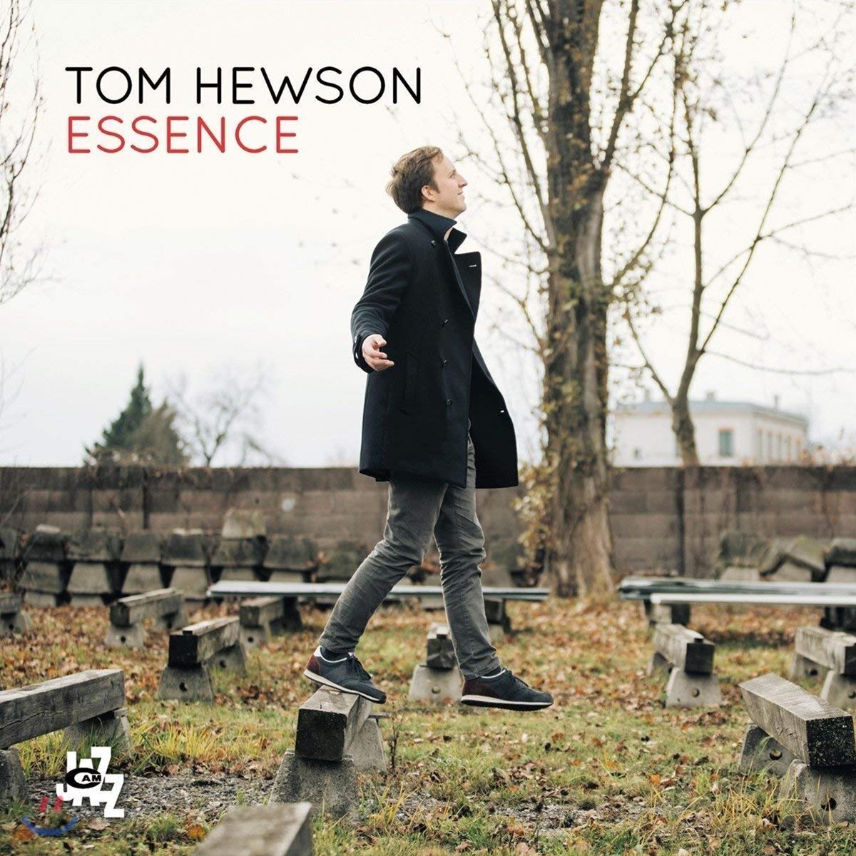 Tom Hewson (톰 휴슨) - Essence