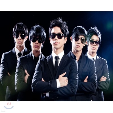 엠블랙 (MBLAQ) - MEN in MBLAQ: 2011 Live Concert Photo Book