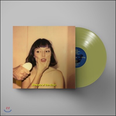 Stella Donnelly — Beware of the Dogs 스텔라 도넬리 정규 1집 앨범 커버