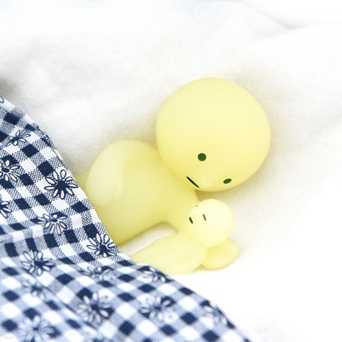 Collectible Glow Figure - 스미스키 베드(Bed) ...