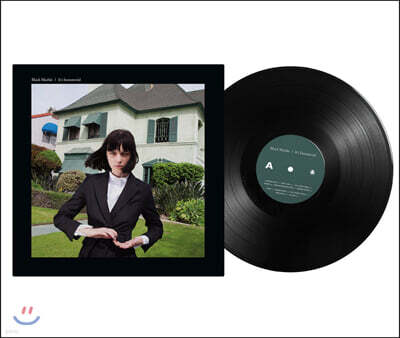 Black Marble — 2집 It's Immaterial 앨범 커버