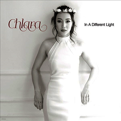 Chlara — In A Different Light 앨범 커버