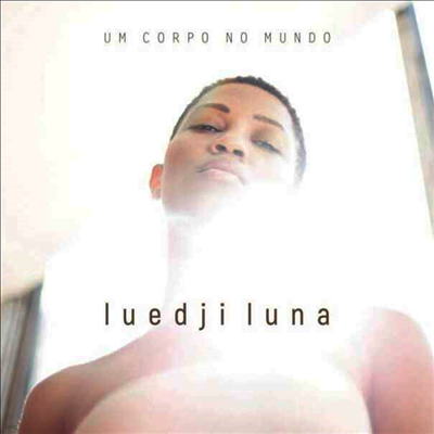 Luedji Luna — Um Corpo No Mundo (Gatefold) 앨범 커버