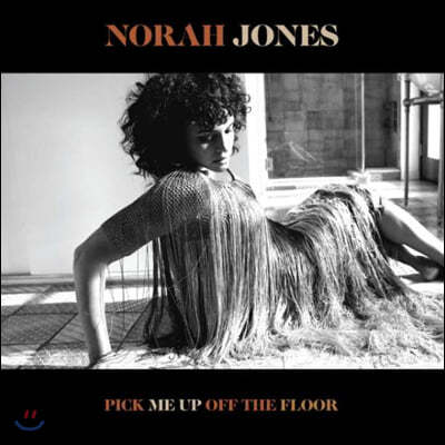 Norah Jones ( ) - 7 Pick Me Up Off The Floor