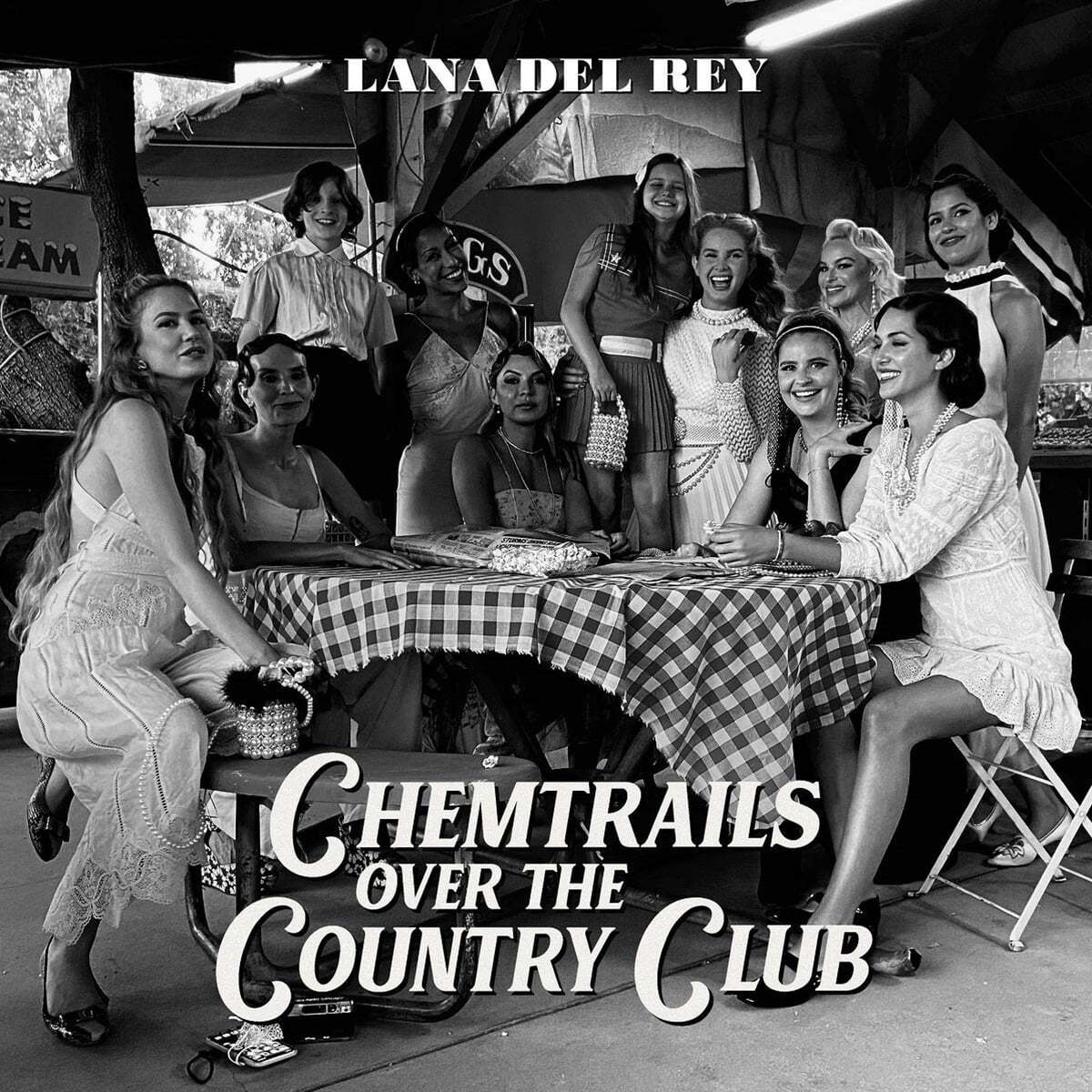Lana Del Rey (라나 델 레이) - 7집 Chemtrails Over The Country Club [LP] 