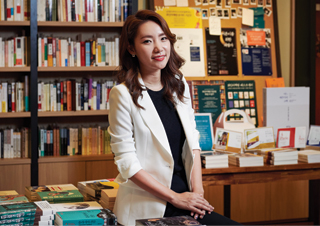 이상은 “대화가 어려울 때는 아래에서 위로 바라보세요”