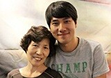 단언컨대, 저보다 어머니의 인기가 훨씬 많아요
