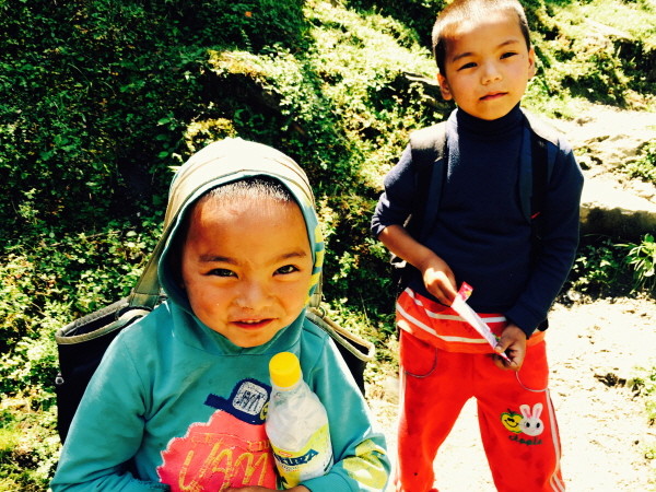 네팔에서 만난 아이들.JPG