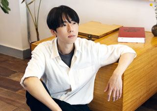 [100호 특집] 황인찬 “오멜라스를 떠난 사람들은 어디로 갔을까”