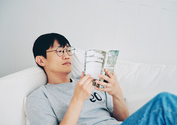 [인터뷰] 윤덕원, 서서히 느슨하지만 짓고 마는 사람