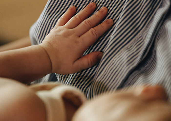 [이길보라 칼럼] 아기와 산모를 둘러싸고