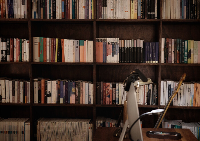 하재영 작가의 작업실 - 『지극히 나라는 통증』