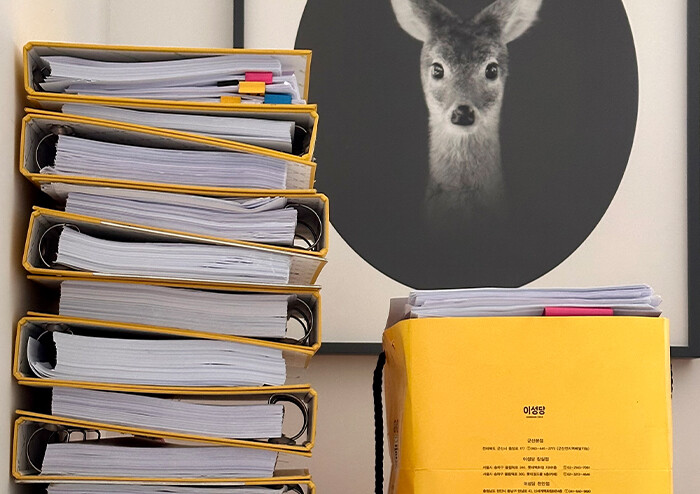 문선희 사진작가의 작업실 - 『등대들, 조용히 빛나는』