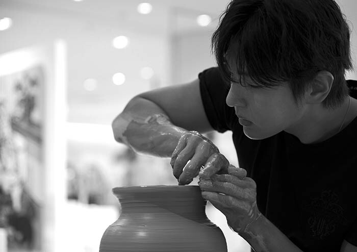 135만 팔로워를 가진 청년 도예가의 울림 있는 이야기
