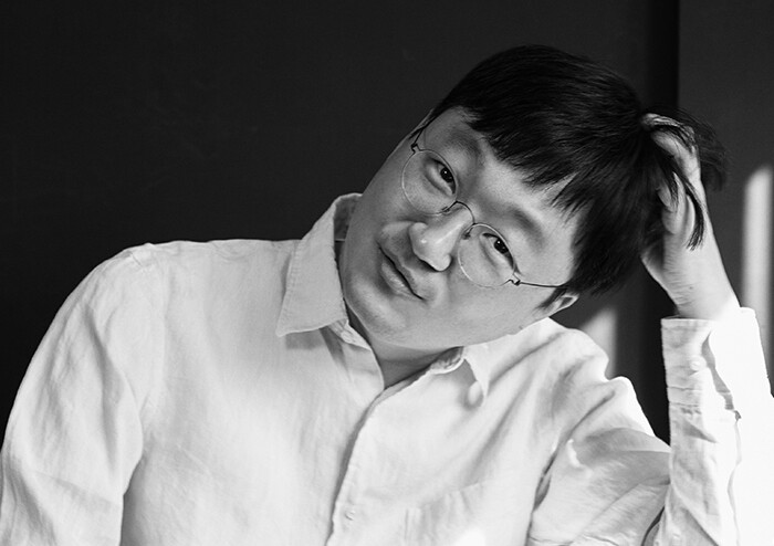 오은 시인의 책장 | 예스24