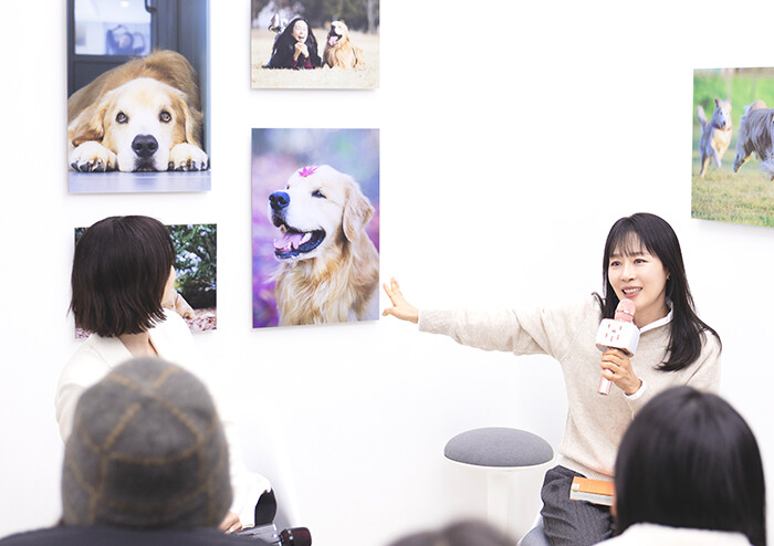 [북토크] 문정희 배우 “이렇게 순수하고 온전한 사랑을 받아본 적 있을까“ | 예스24
