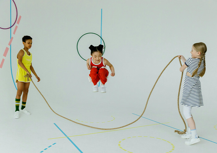 [큐레이션] 우리는 여전히 자라고 있어 | 예스24