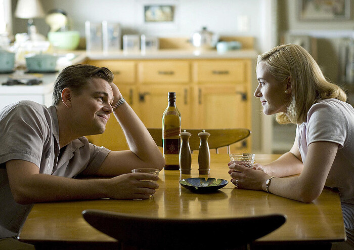 [이다혜 칼럼] 이토록 가지런한 범속함 | 예스24