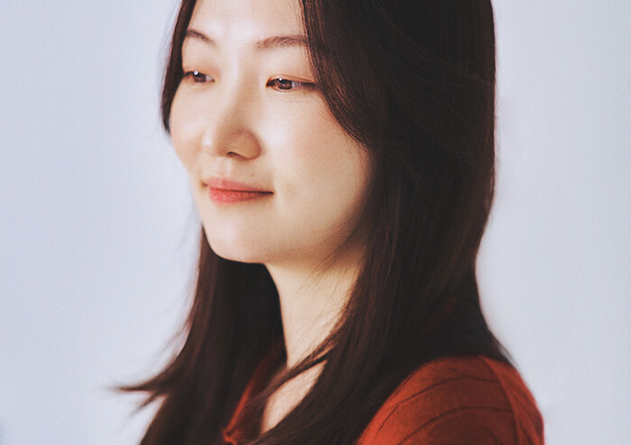 [젊은 작가 특집] 신이인 “시의 순수하고 외로운 면을 애정합니다” | 예스24