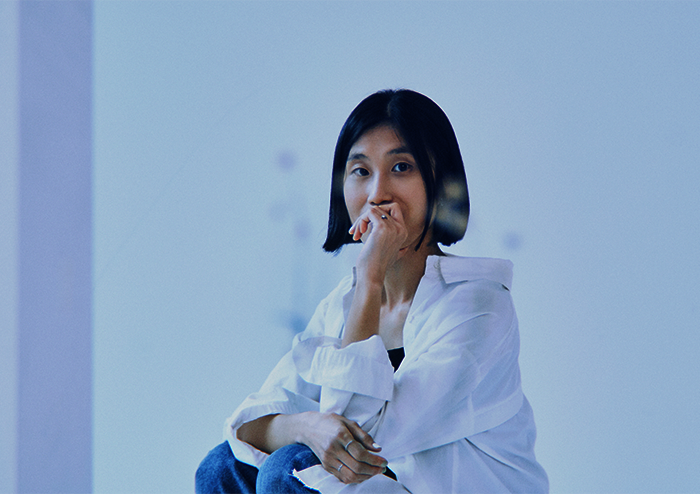 [인터뷰] 이제야 시인, 단어 하나의 여러 생을 오해하고 이해하기 | 예스24