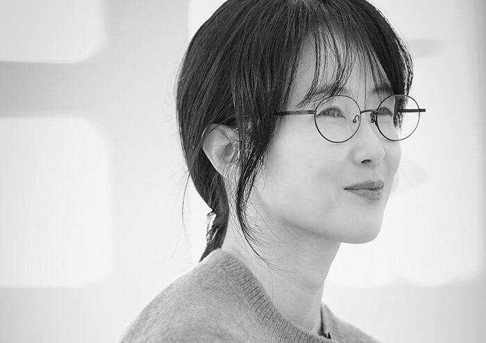 [젊은 작가 특집] 위수정 “먼 곳으로 떠나고 싶은 마음이 몸속에 깊이 박혀 있어요” | 예스24