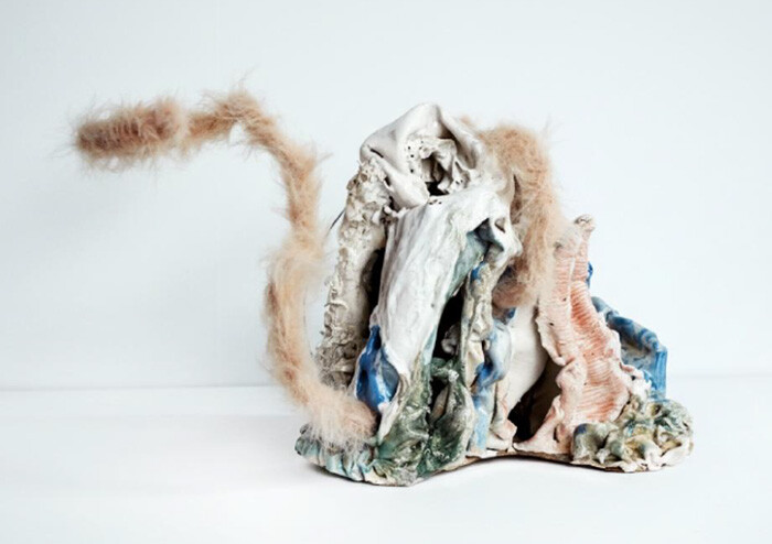 [오정은의 미술과 문장] 흩날리며 공존하는 파편들 | 예스24