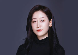 K-직장인의 정신줄 놓은 블랙 코미디