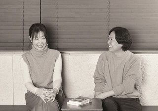 [특집 인터뷰] 머뭇, 머뭇거리는 우정 - 소설가 조해진, 시인 김현 | YES24 채널예스