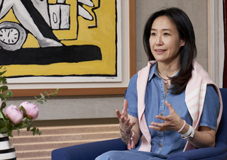 강주은 `나는 조금 더 힘들어야겠다고 생각한다`
