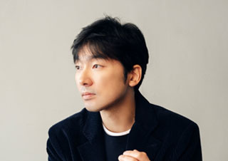 소설가 정지돈 `틀을 깨는 재미`