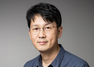 한국인 사진기자 최초로 퓰리처상을 수상한 김경훈의 두 번째 책 