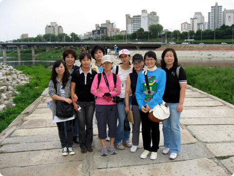 [작가와의 만남] 길에 반한 YES24 회원들 청계천을 걷다 -『여자, 길에 반하다』 유혜준