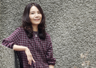 백영옥 “‘외상 후 성장’이라는 말을 더 믿고 싶어요”