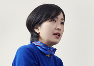 한은형 `마사지보다 요가 같은 위로`