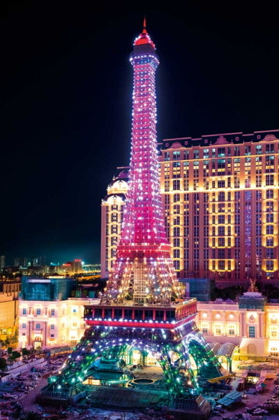 The-Parisian-Macao's-Eiffel-Tower-Illumination-Event_3-5.jpg