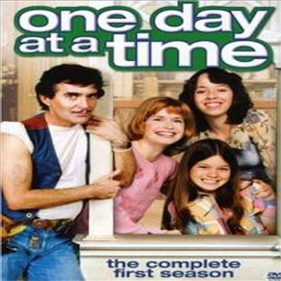 One Day At A Time: Complete First Season (원데이 앳 어 타임 시즌1)(지역코드1)(한글무자막)(2DVD)