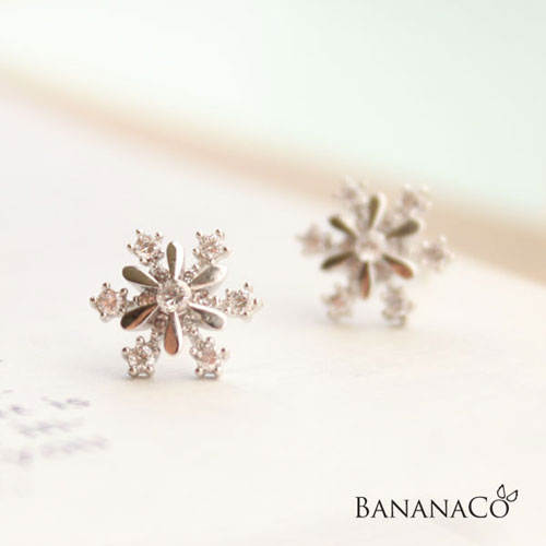 Winter Romance earring