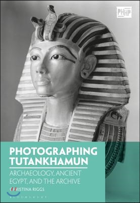 Photographing Tutankhamun