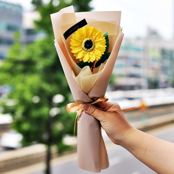 한송이 해바라기 꽃다발 - 여자친구 남자친구 로즈데이 졸업식 축하 선물