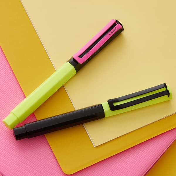 모나미 153 네오 만년필 네온 (153 Neo Fountain Pen Neon)