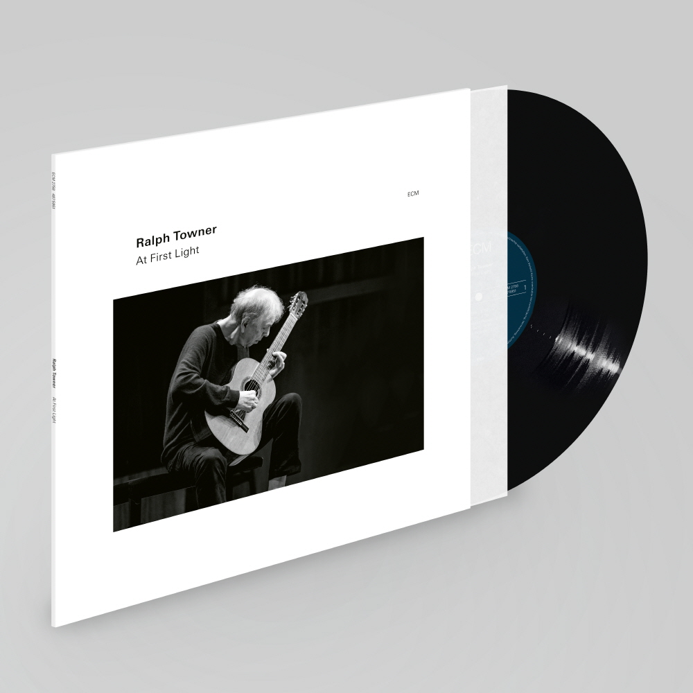 Ralph Towner (랠프 타우너) - At First Light [LP]