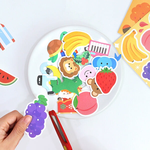어린이 색종이 스티커 (풀칠이 필요없는) 미술 놀이 만들기 DIY - 오리기