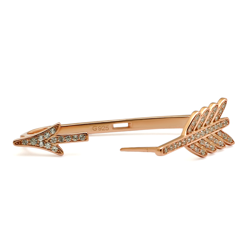 Arrow ear cuff