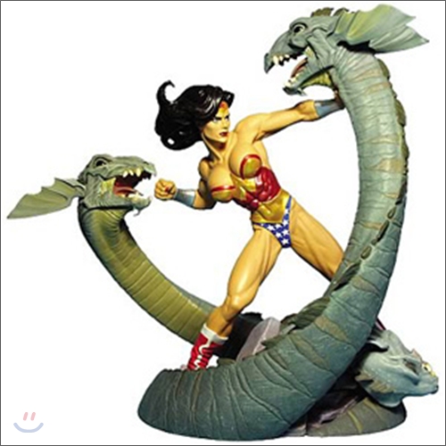 Wonder Woman &amp; Serpents Statue