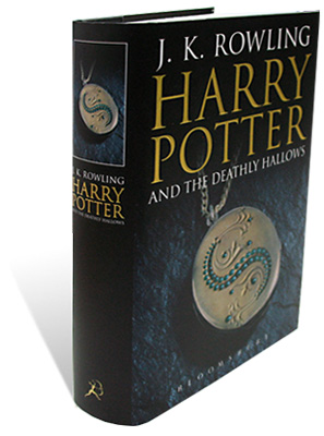 Harry Potter and the Deathly Hallows : Book 7 Adult Edition