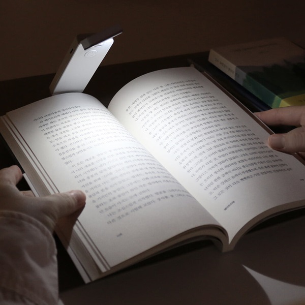 소이믹스 라이트업 휴대용 북라이트 독서등 LED 스탠드 SOLITE1