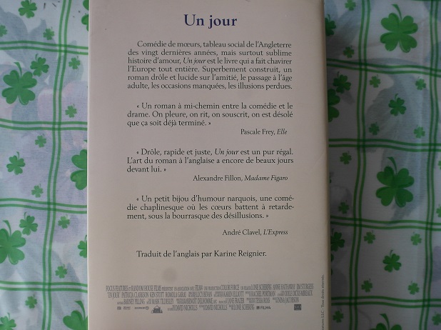 Un Jour (One day French edition), Broche 
